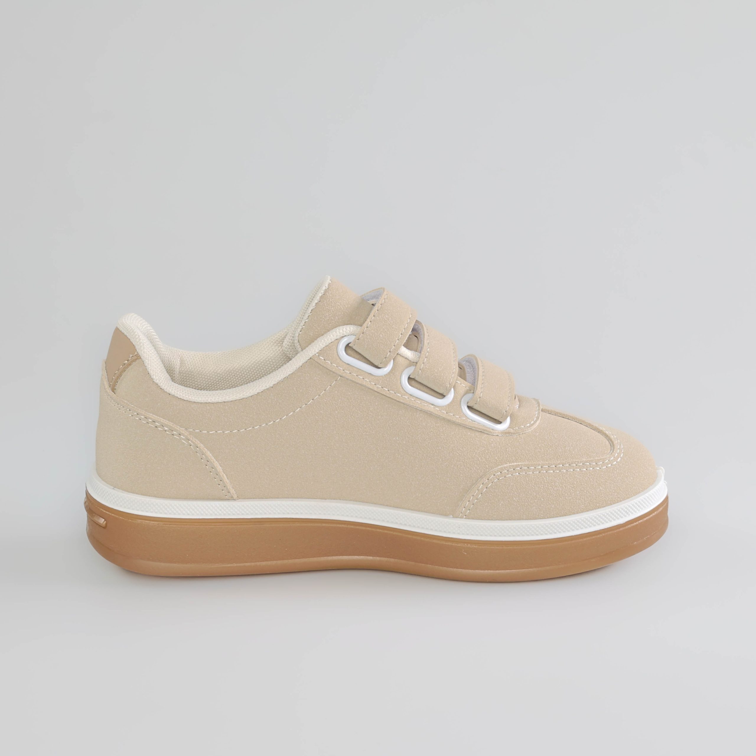 Nova – Baskets Femmes en Beige.