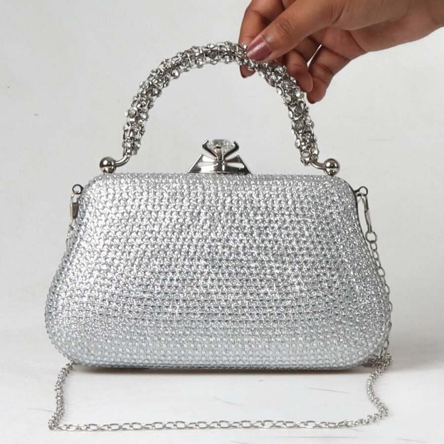 Chic Charme – Sac à main en Argenté.