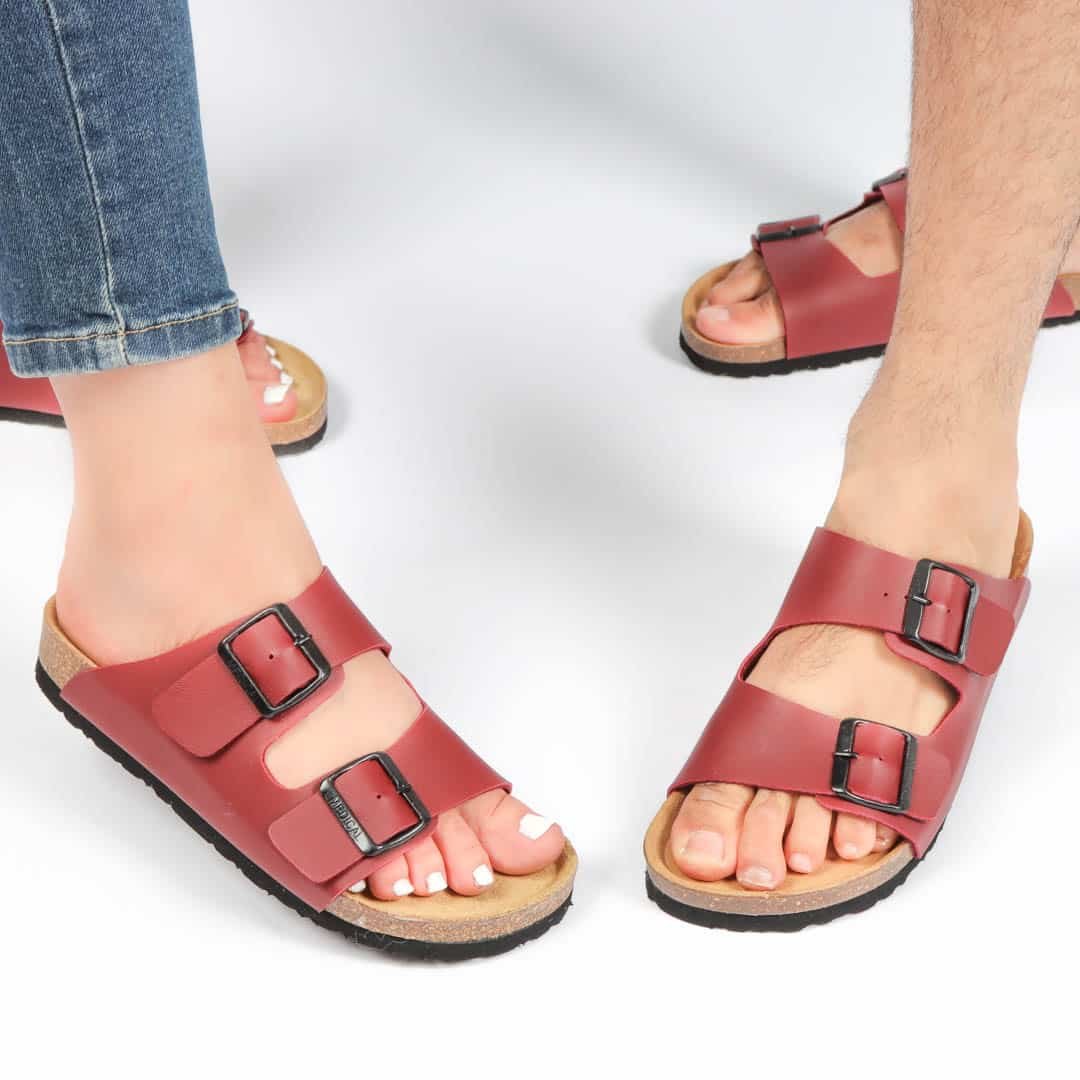 WAINSCOTT – Sandales et tongs en Grenat.