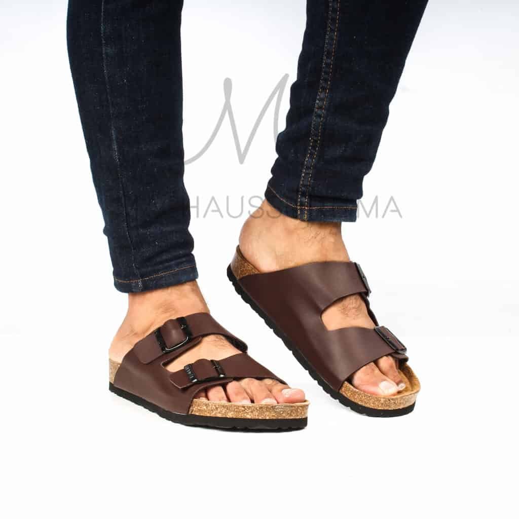 WAINSCOTT – Sandales et tongs en Marron.