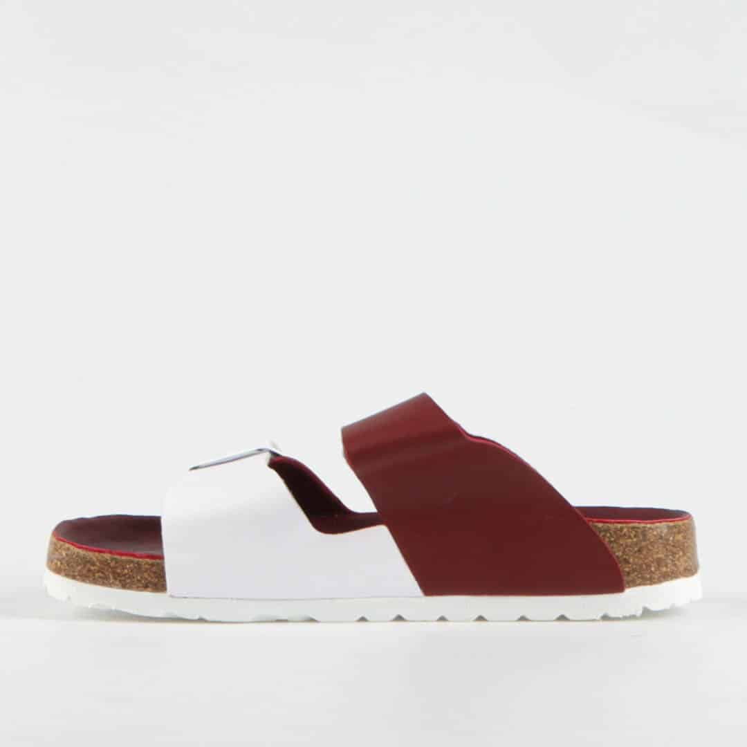 WAINSCOTT – Sandales et tongs en Grenat.
