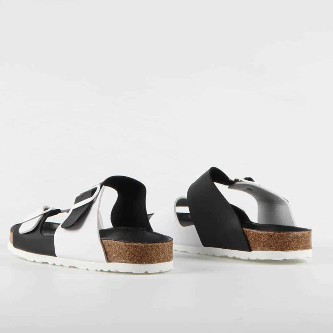 WAINSCOTT – Sandales et tongs en Noir.