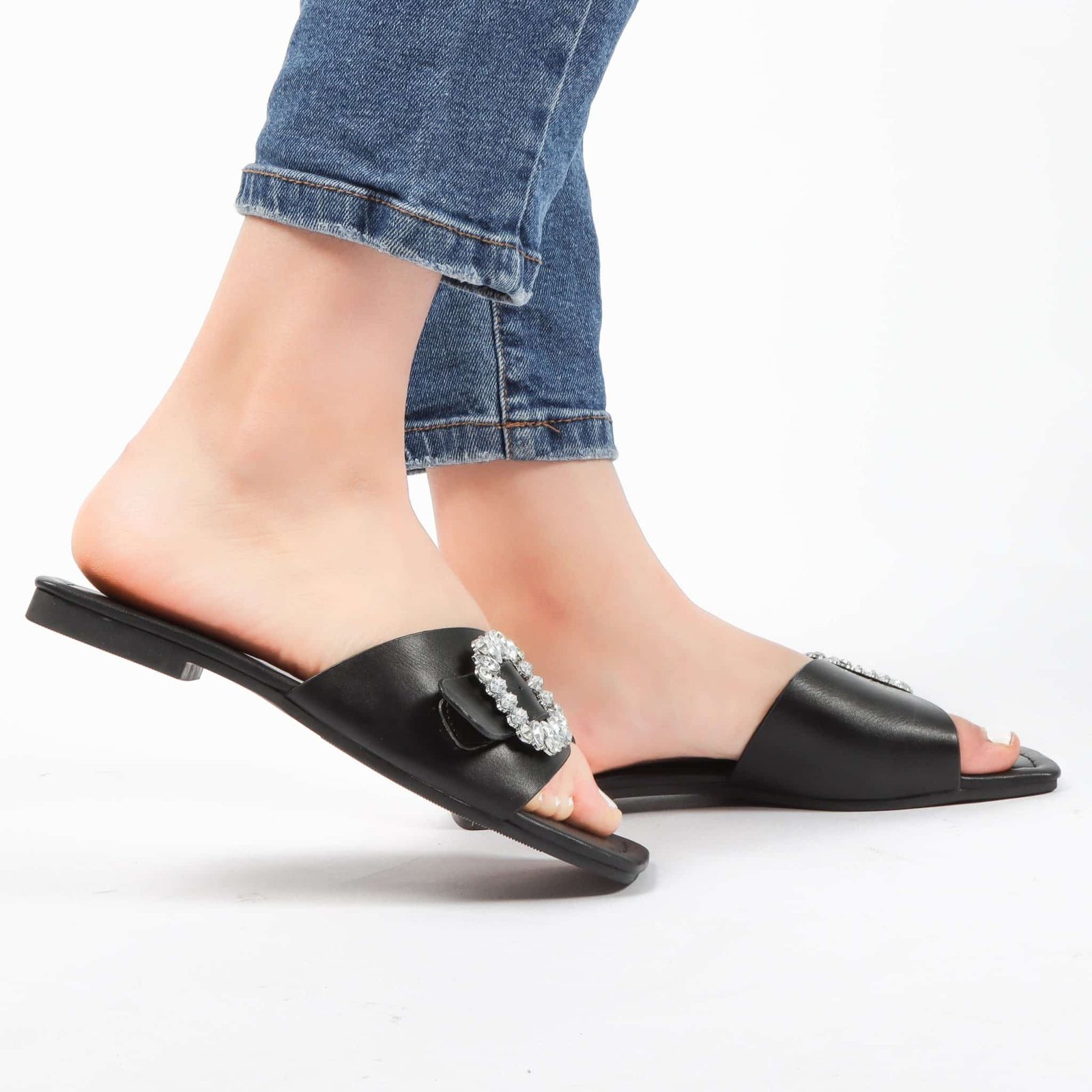 Reya – Sandales plates en Noir.