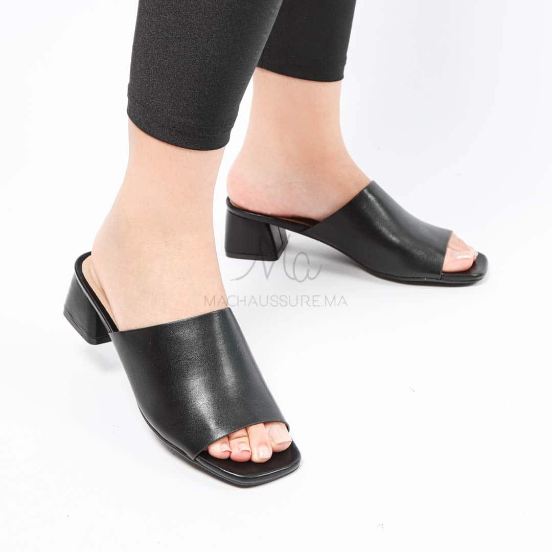 CYBELE - Sandales à talon en Noir.