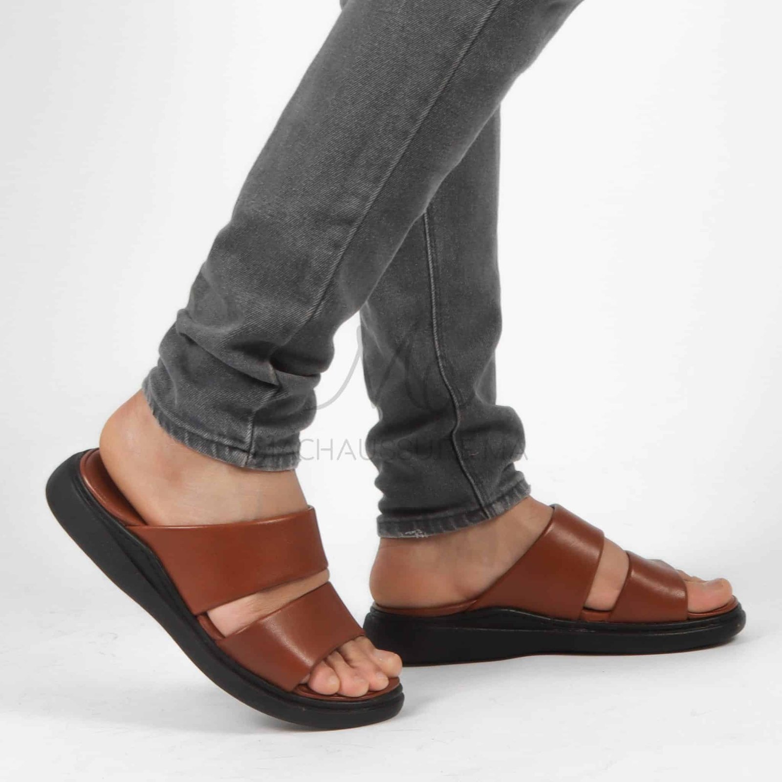 WESTSIDER Sandales et tongs en Cuir Tabacfonce foncé.
