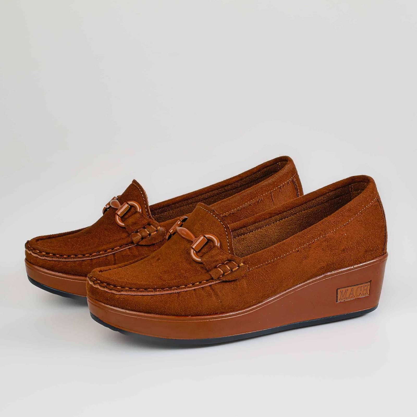 Mocassin compensé femme en Marron.