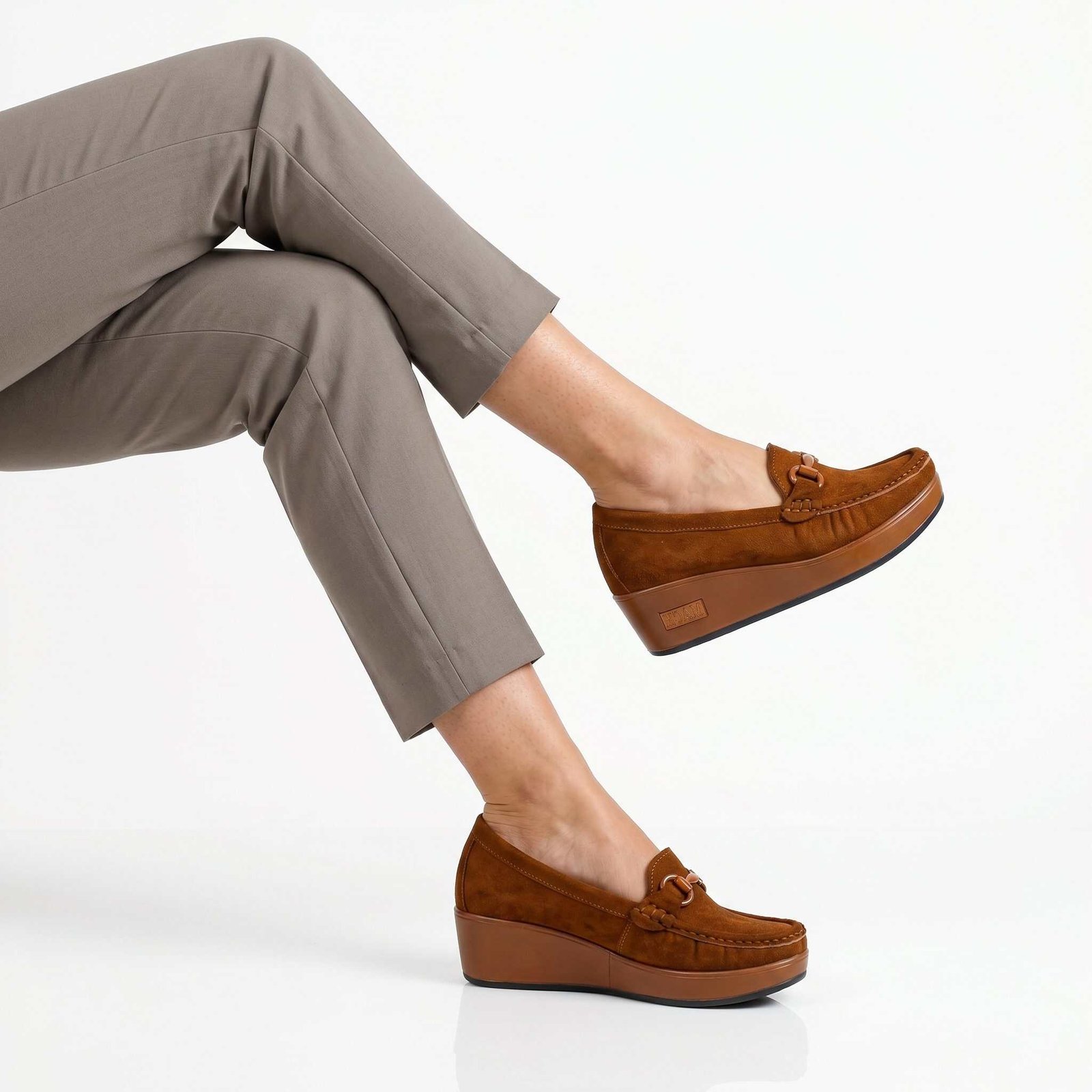 Mocassin compensé femme en Marron.