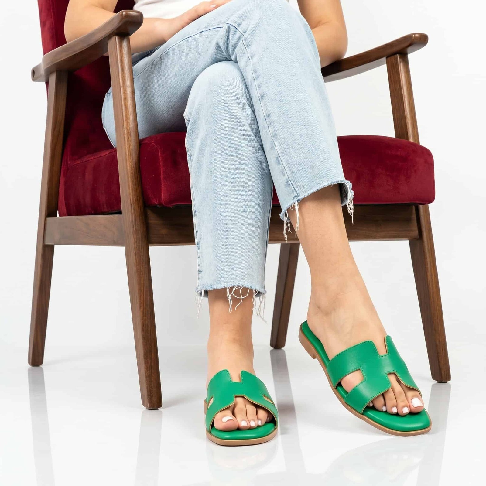IRENE - Sandales Plates en Vert.