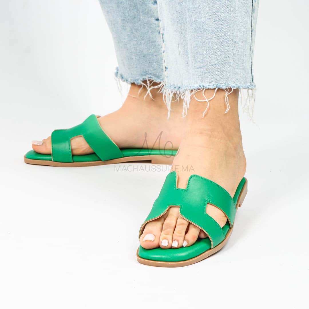 IRENE - Sandales Plates en Vert.