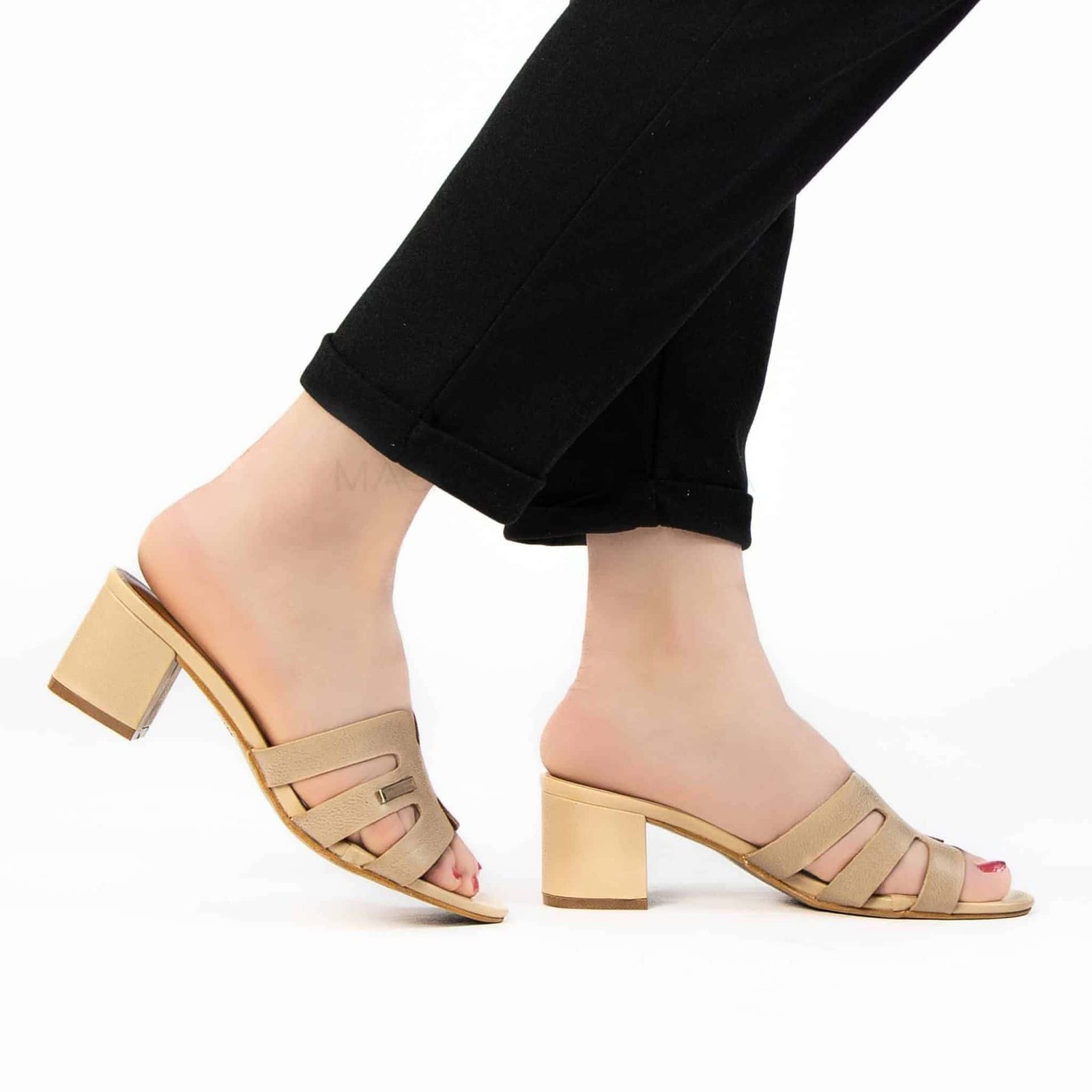 Elixir – Sandales demi talon en Abricot.
