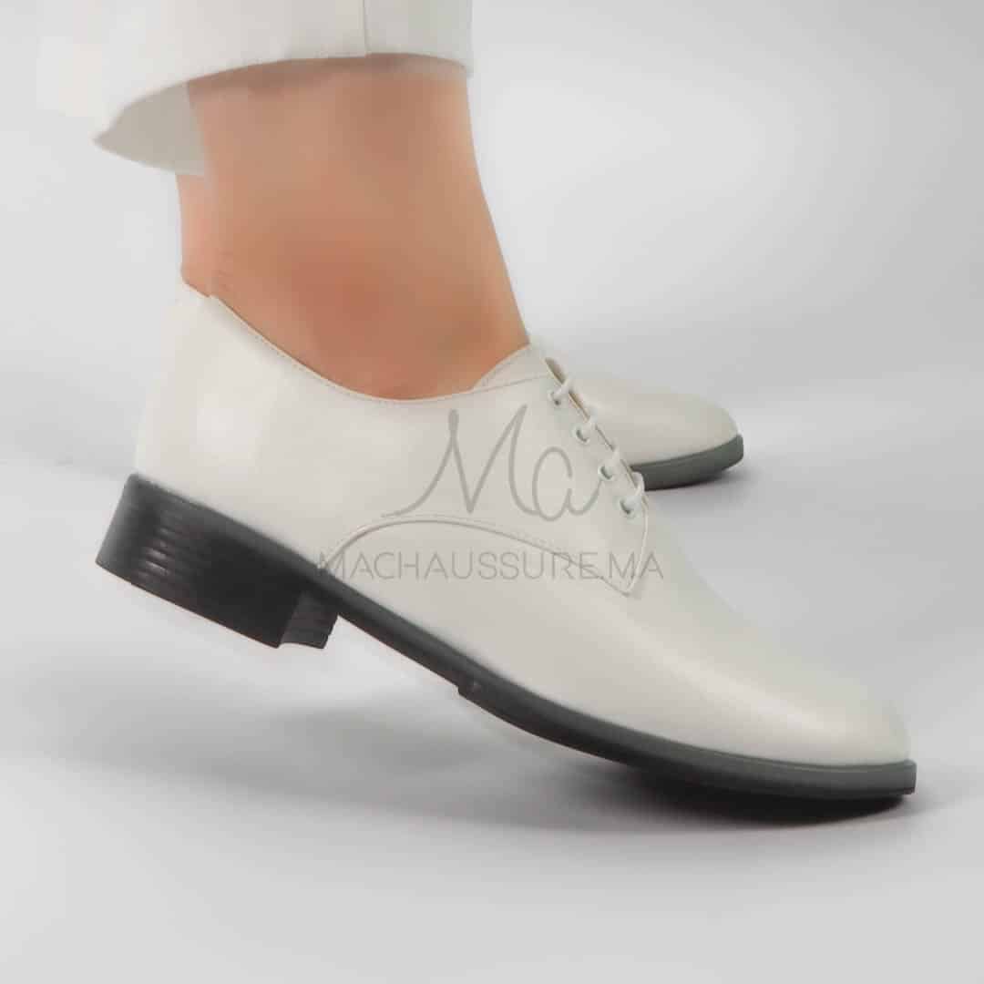 LIO- Derbies en Blanc cassé.
