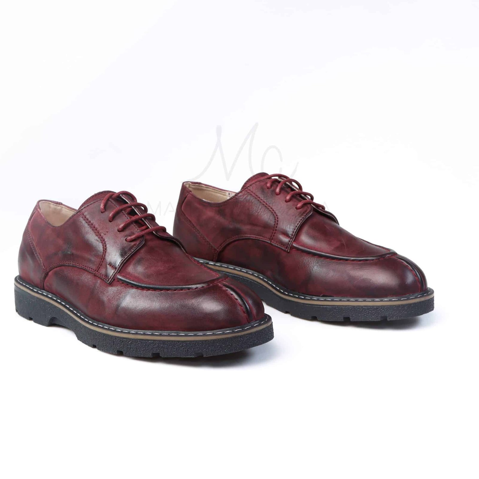 Distinct - Chaussures de ville en Grenat.