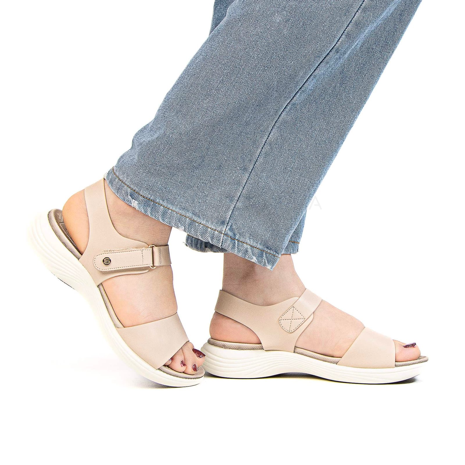 Velovia – Sandales confortables en Beige.