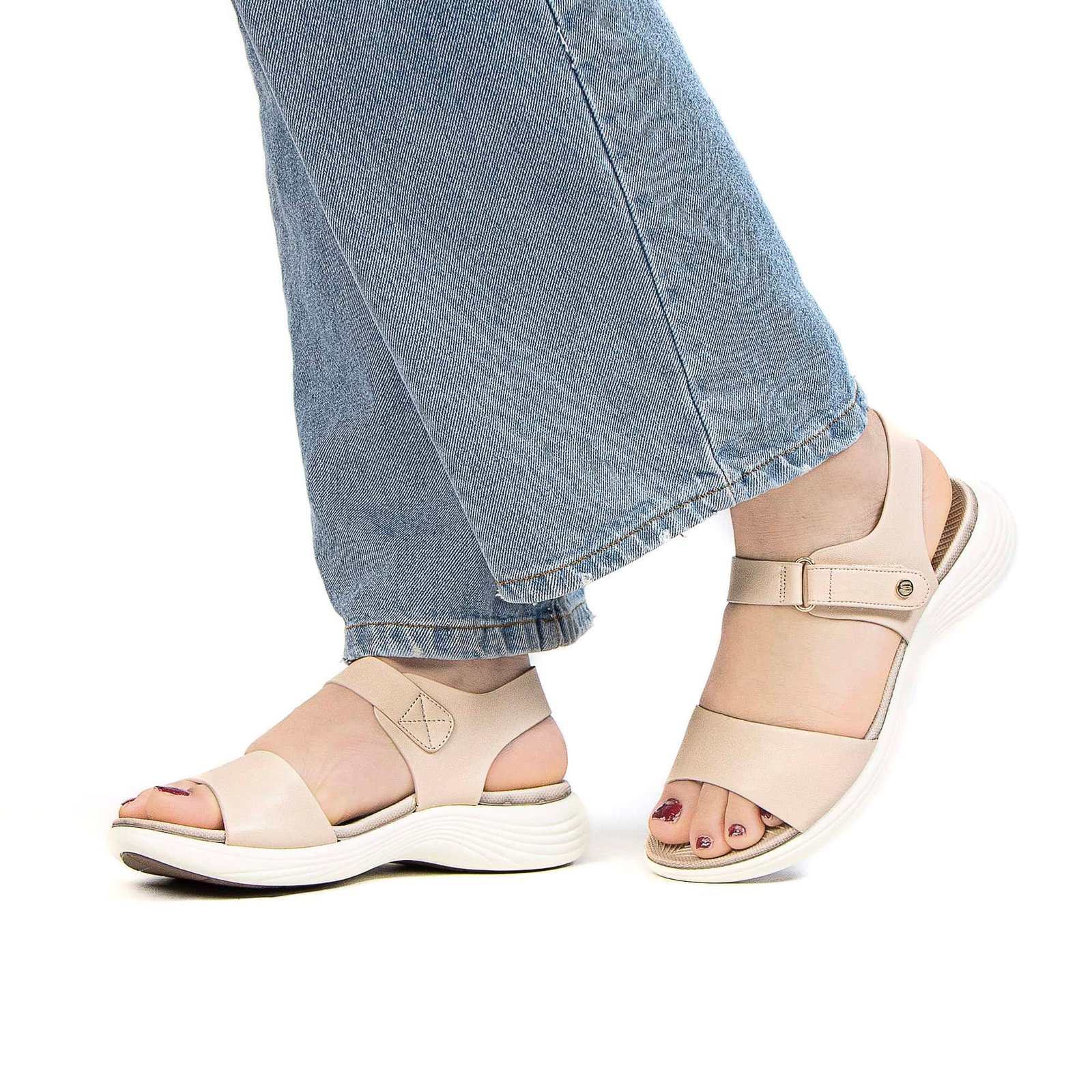Velovia – Sandales confortables en Beige.
