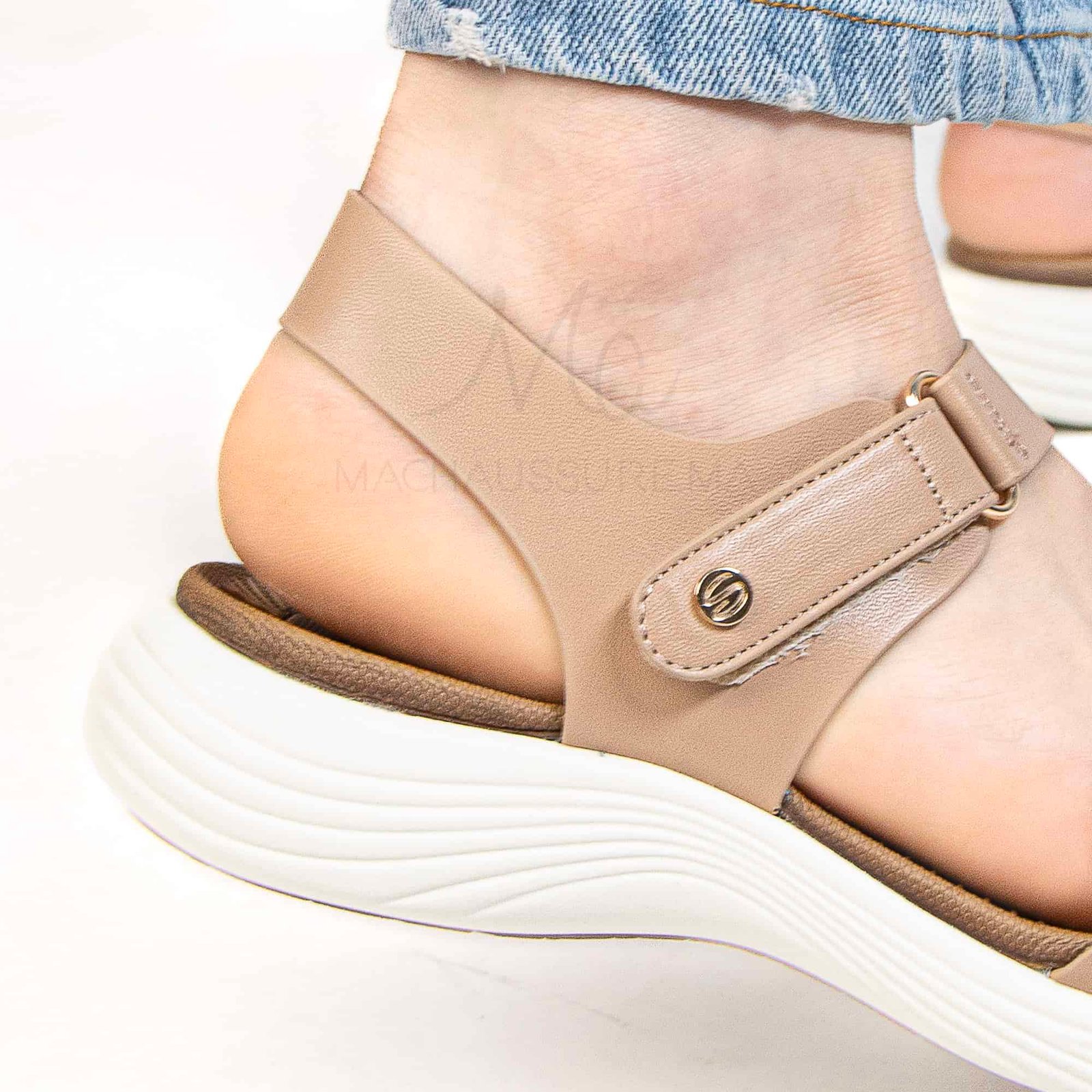 Velovia – Sandales confortables en Nude.