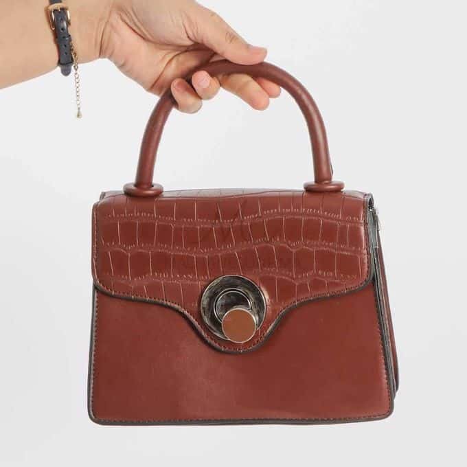 VIE - Sac à main en Marron.