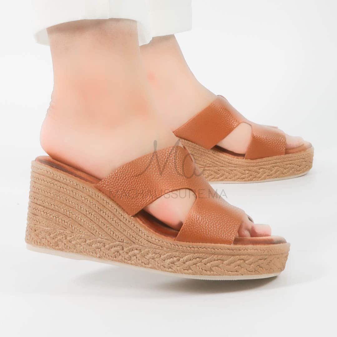 Emeraude - Sandales compensées en Tabac.