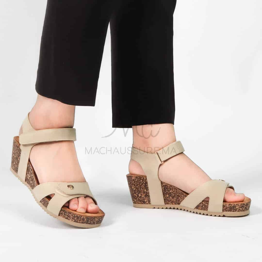Kyda– Sandales compensées en Beige.