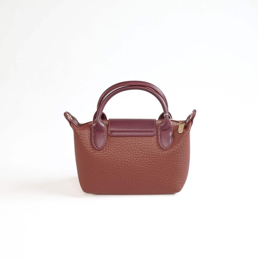 Sac à main en cuir marron, élégant et pratique pour femmes..
