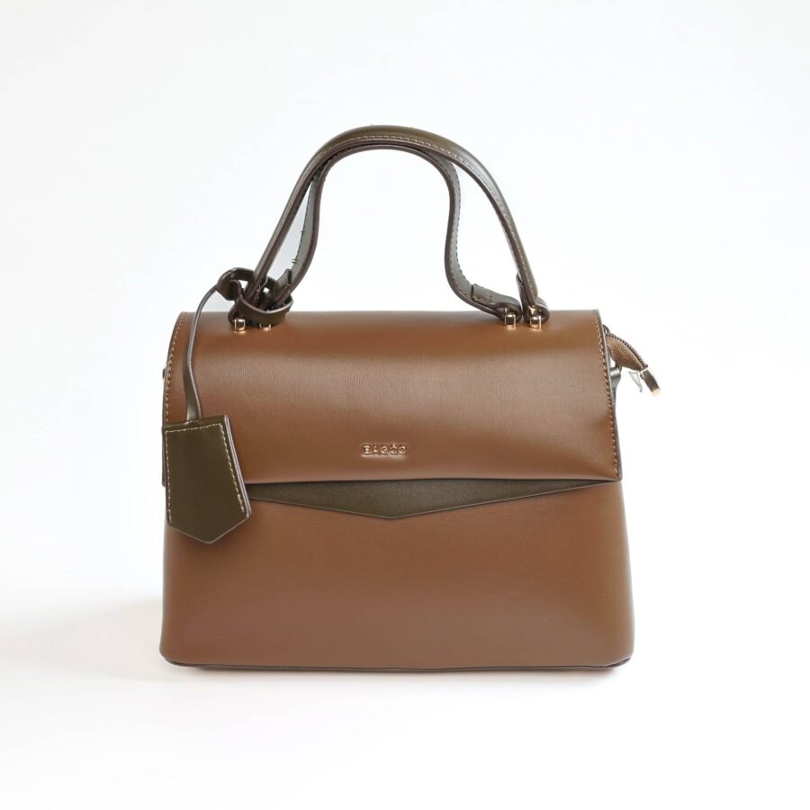 Sac à main en cuir marron, accessoire de mode pour femmes, sac à main chic et pratique..