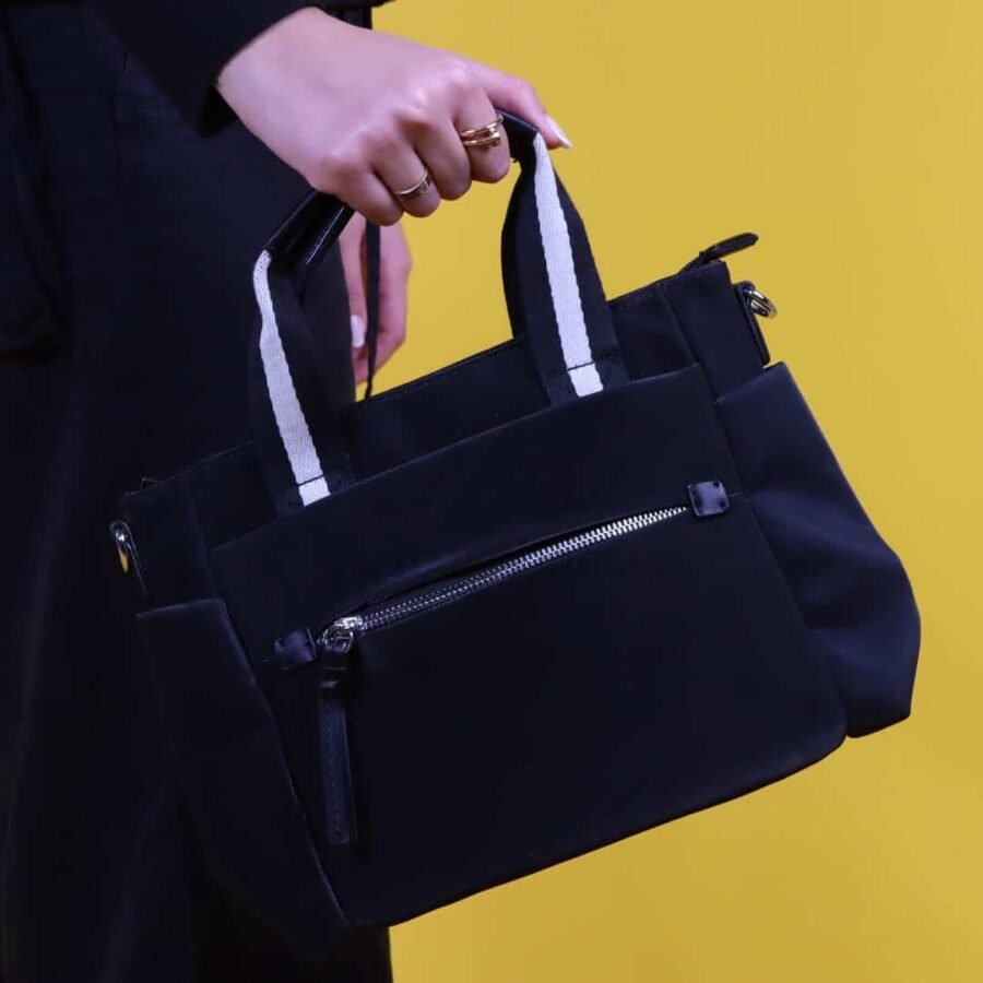 Nomade – Sac à main en Noir.