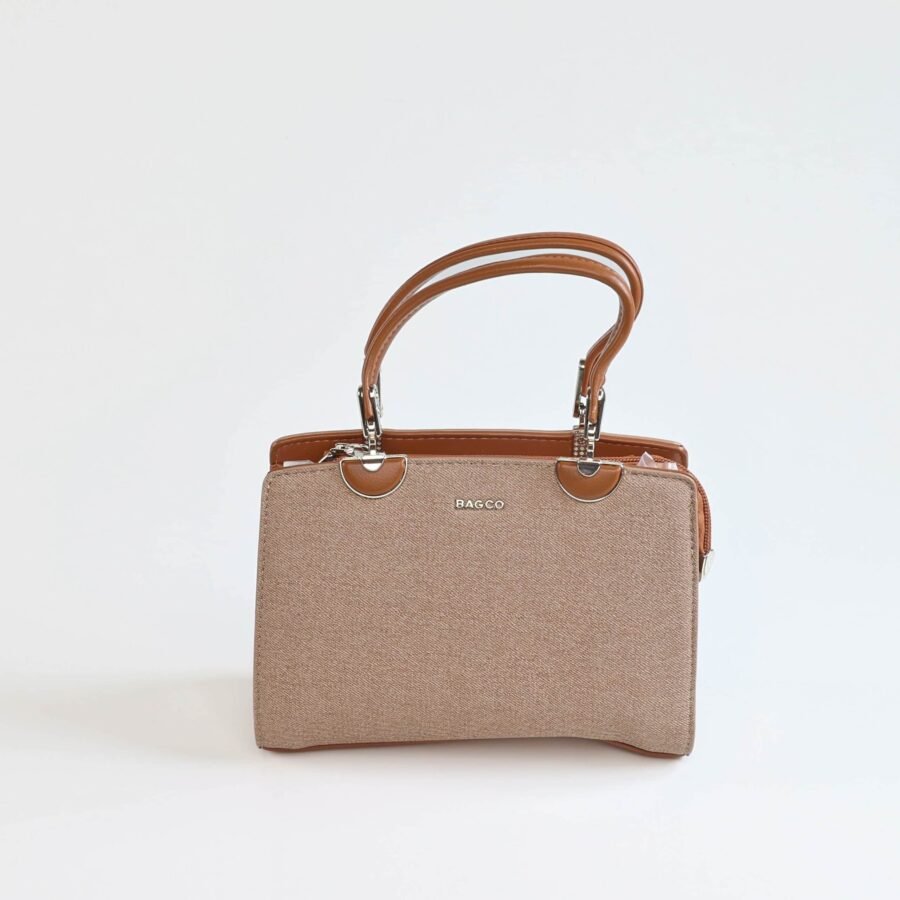 Sac à main beige avec poignées en cuir marron, idéal pour un style élégant et pratique..