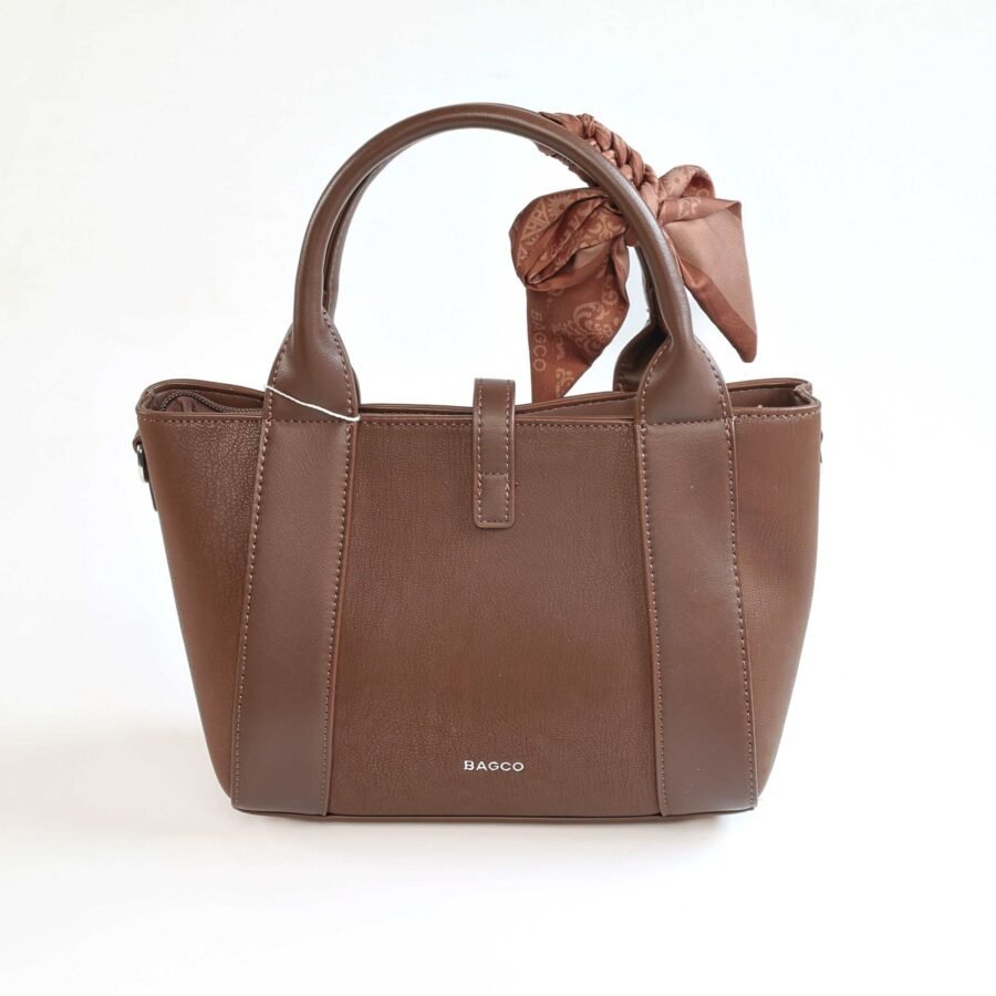 Sac à main en cuir marron avec foulard, accessoire chic pour femmes élégantes..