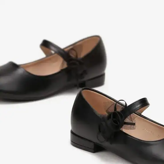 Princess – Ballerines Fille à mini talon en Noir.