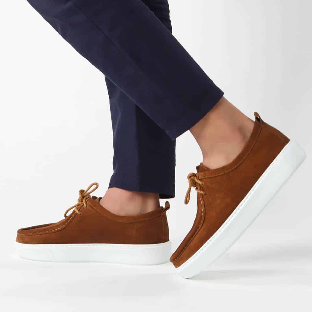 AMER - Chaussures à lacets pour Hommes 100% Cuir en Tabac.