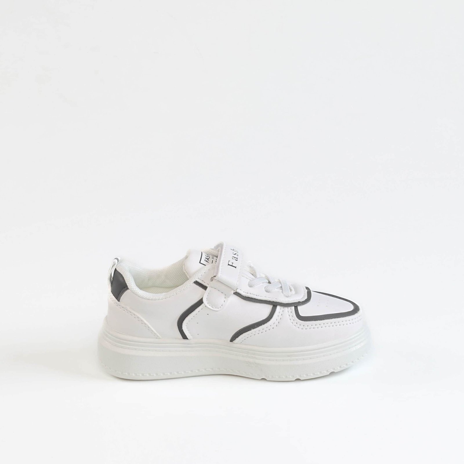 WARIS – Baskets enfants en Noir.