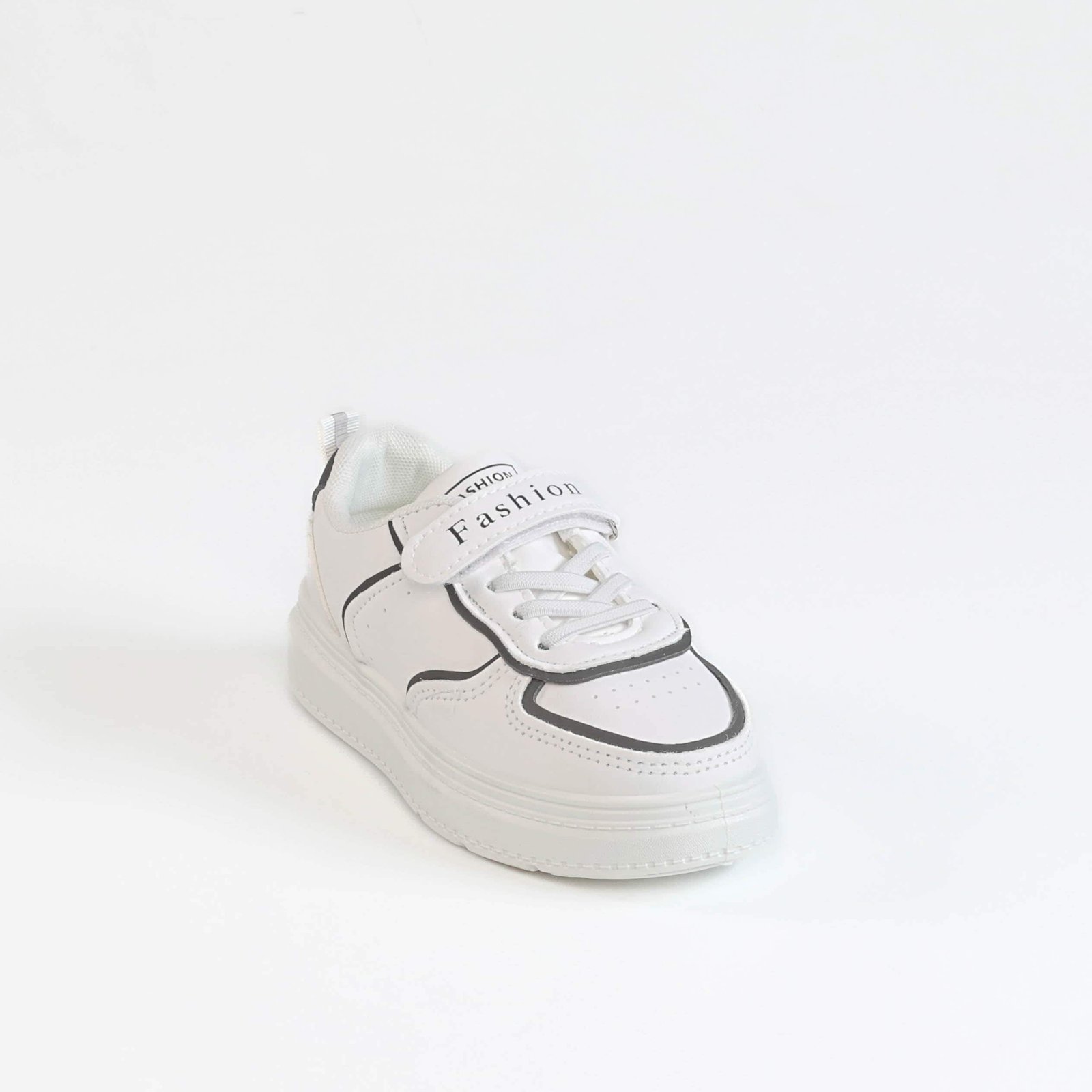 WARIS – Baskets enfants en Noir.