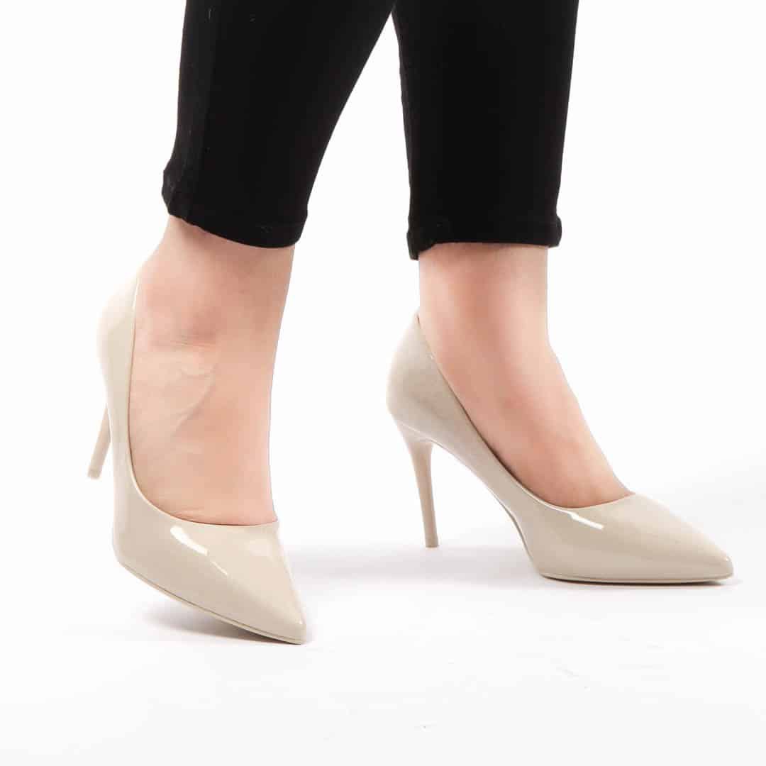 Kalinda – Escarpins Femmes en Beige.
