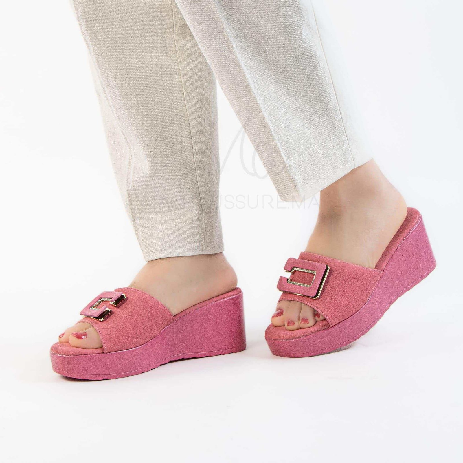 Kaysa – Sandales compensées confortables en Fuchsia.