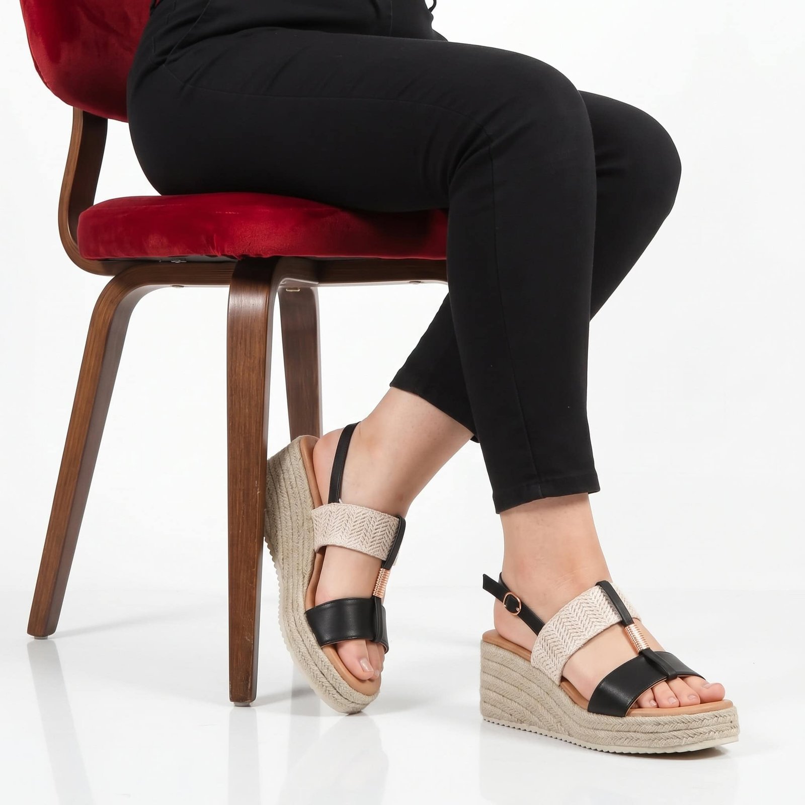 Winkle – Sandales Compensées en Noir.