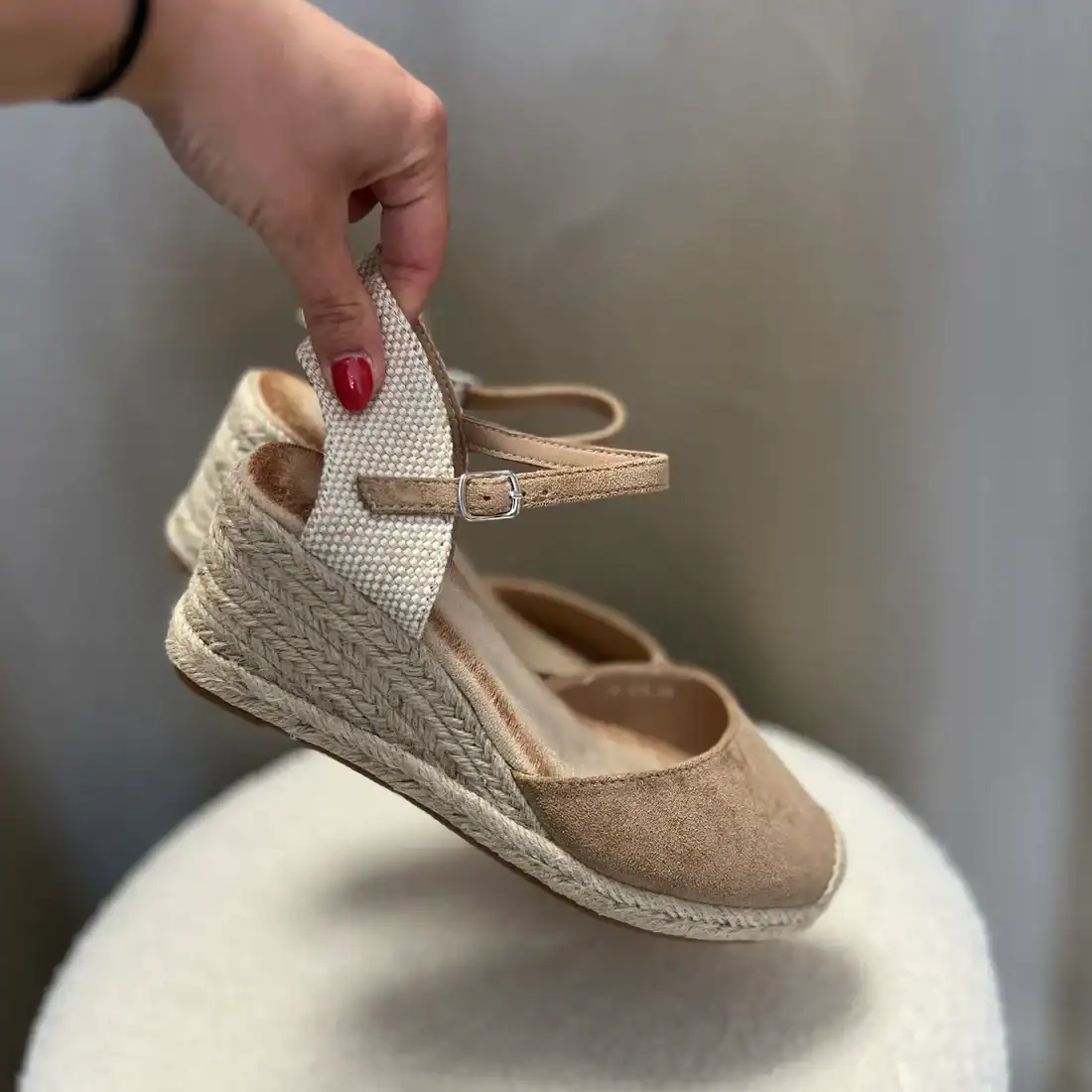 Bella Corda – Sandales compensées en Kaki.