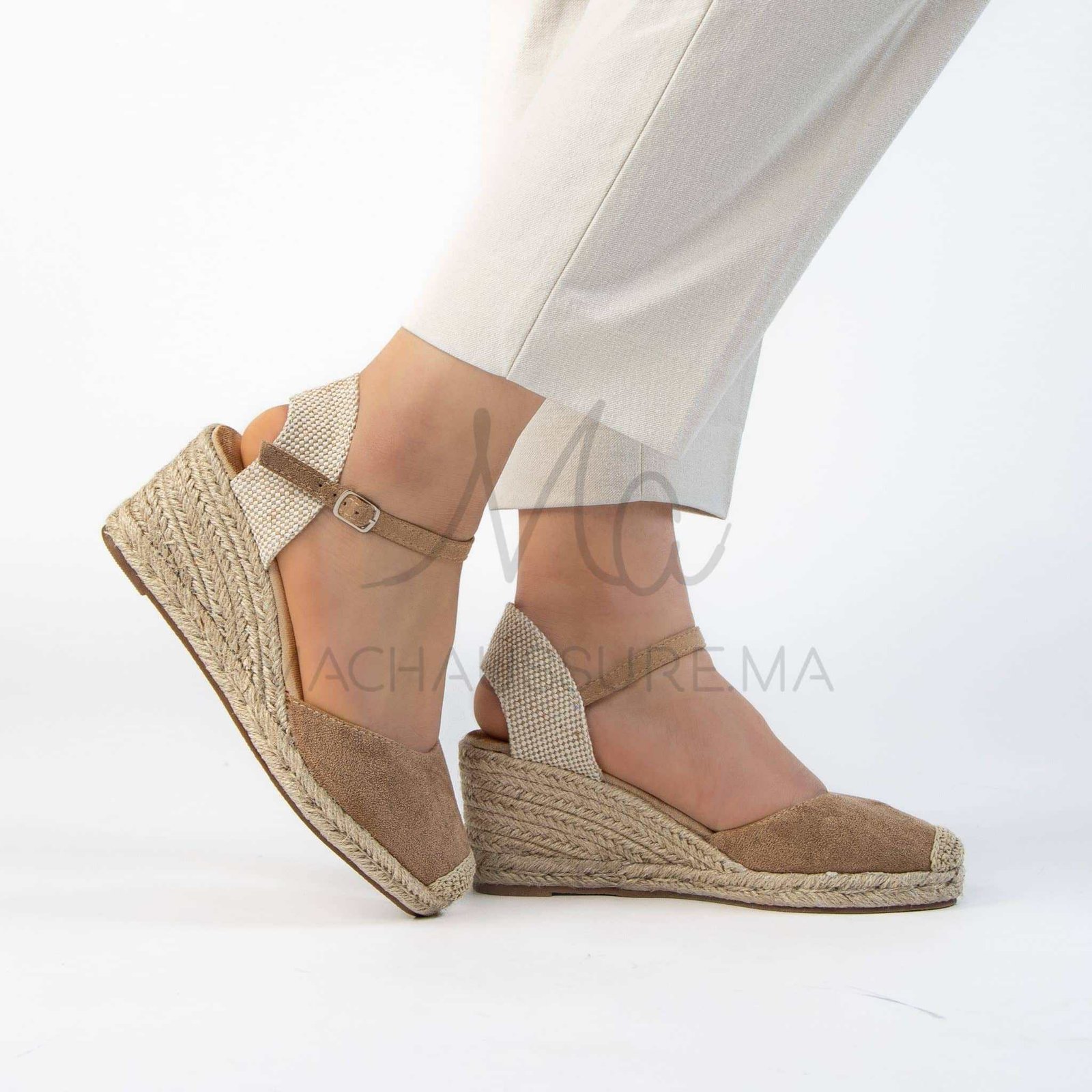 Bella Corda – Sandales compensées en Kaki.