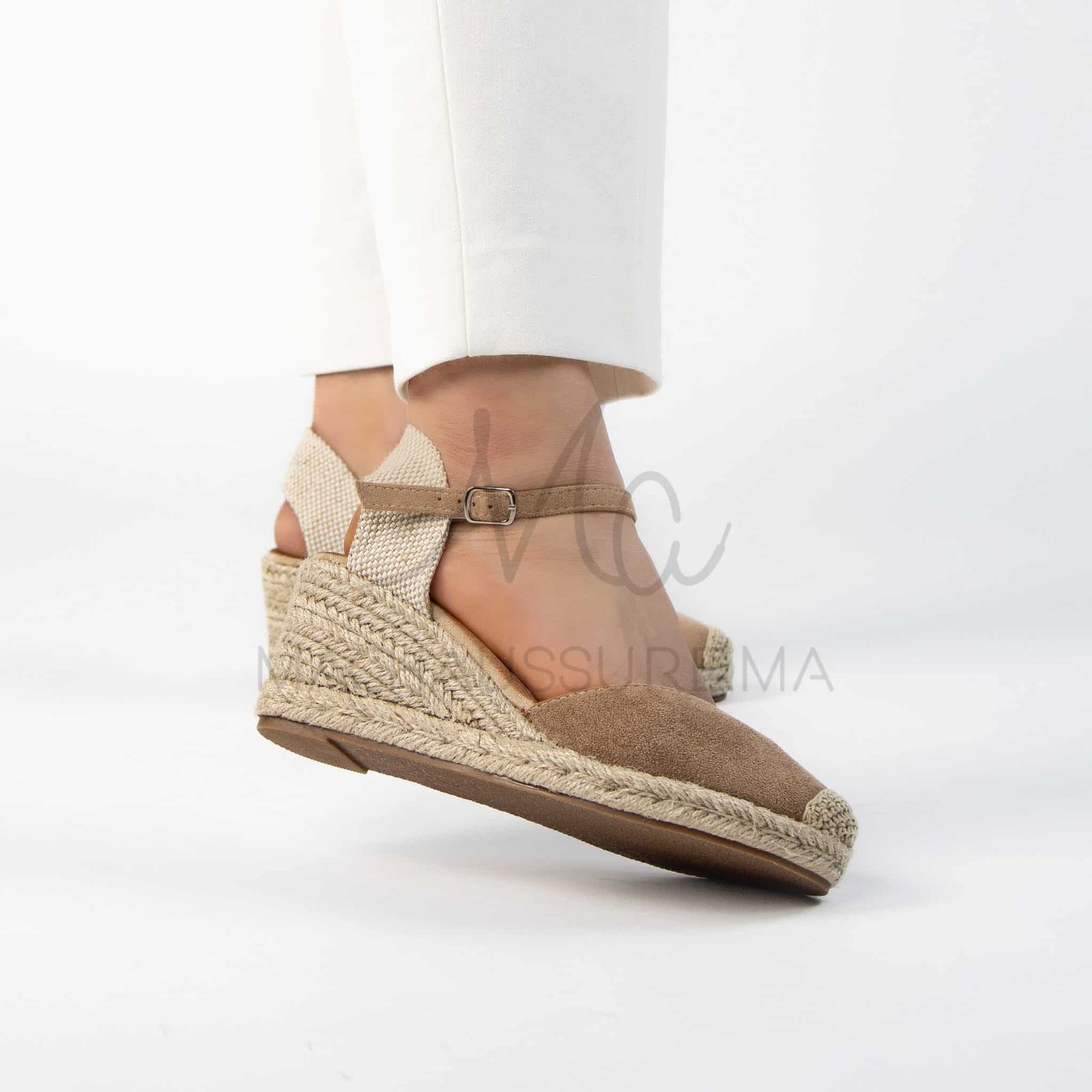 Bella Corda – Sandales compensées en Kaki.