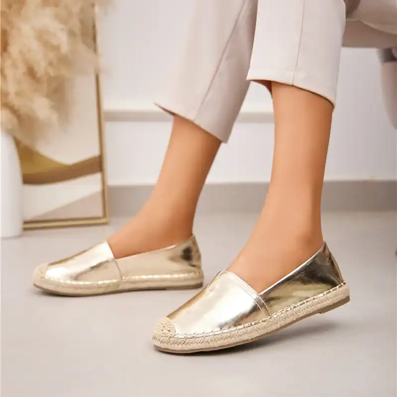 FémiStep – Espadrilles Femmes en Dore.