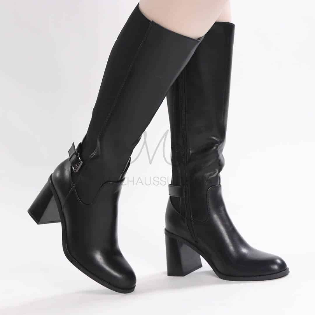 MAHA – Bottes à talon en Noir.