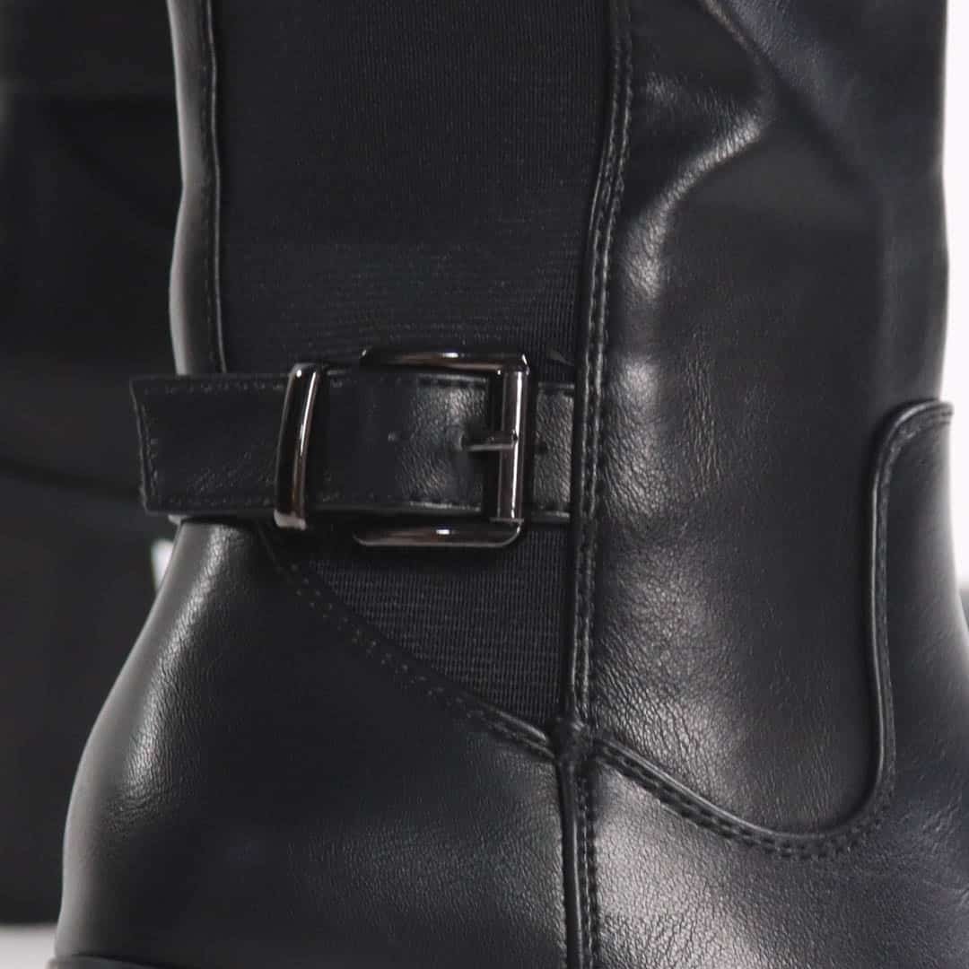 MAHA – Bottes à talon en Noir.