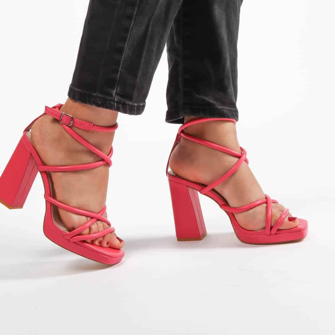 Irisé – Sandales à talon Fuchsia.