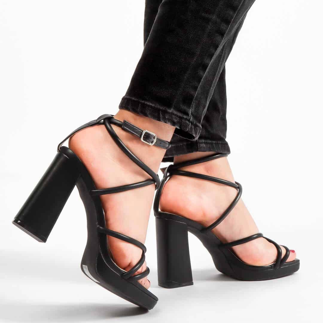 Irisé – Sandales à talon Noir.