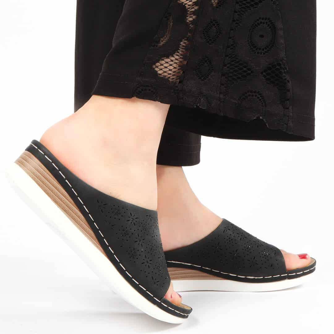 RelaxFit - Sandales confortables en Noir.