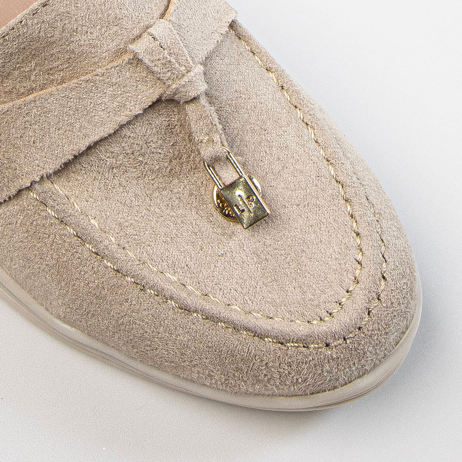 Opaline – Mocassins Fille en Beige.
