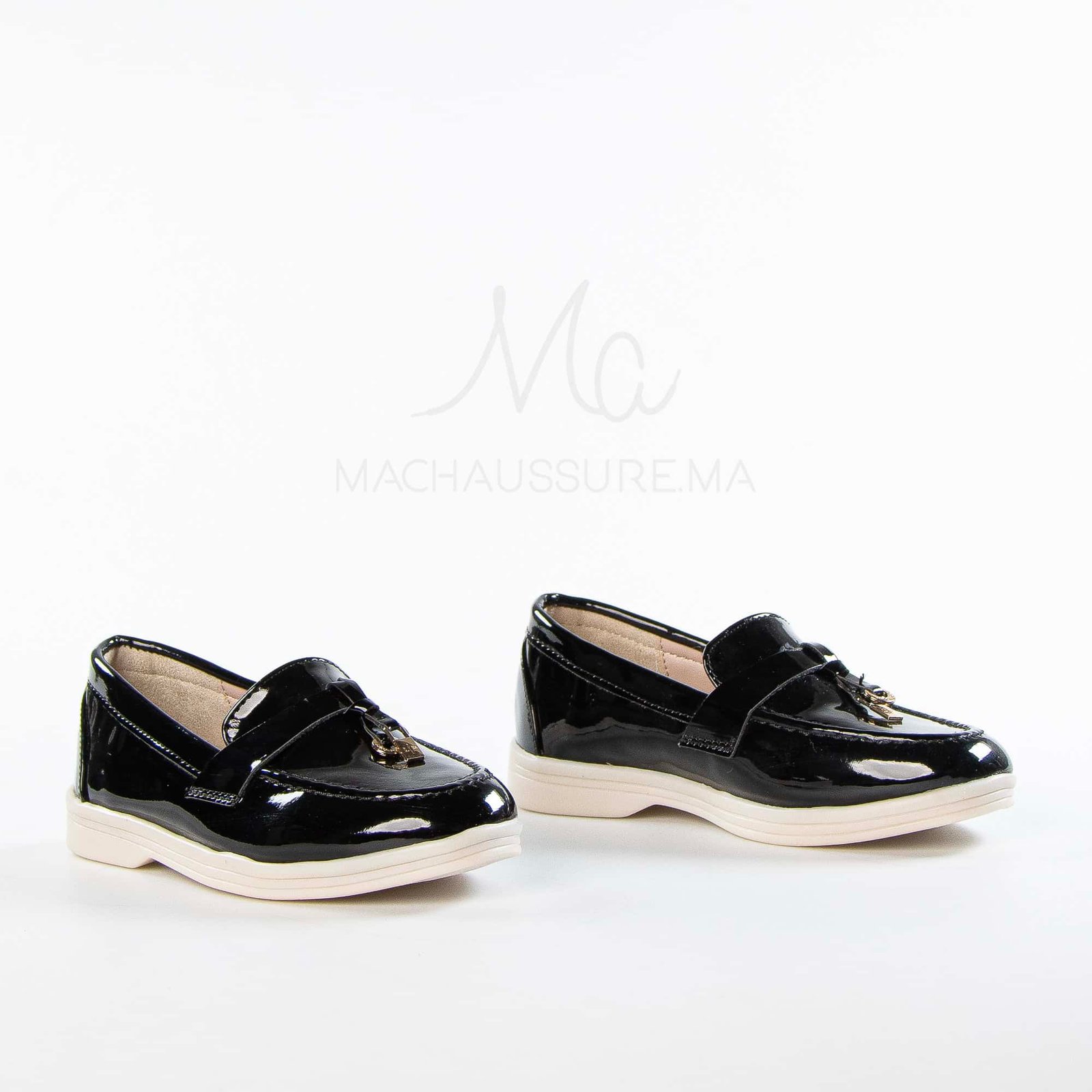 Opaline – Mocassins Fille en Vernis Noir.