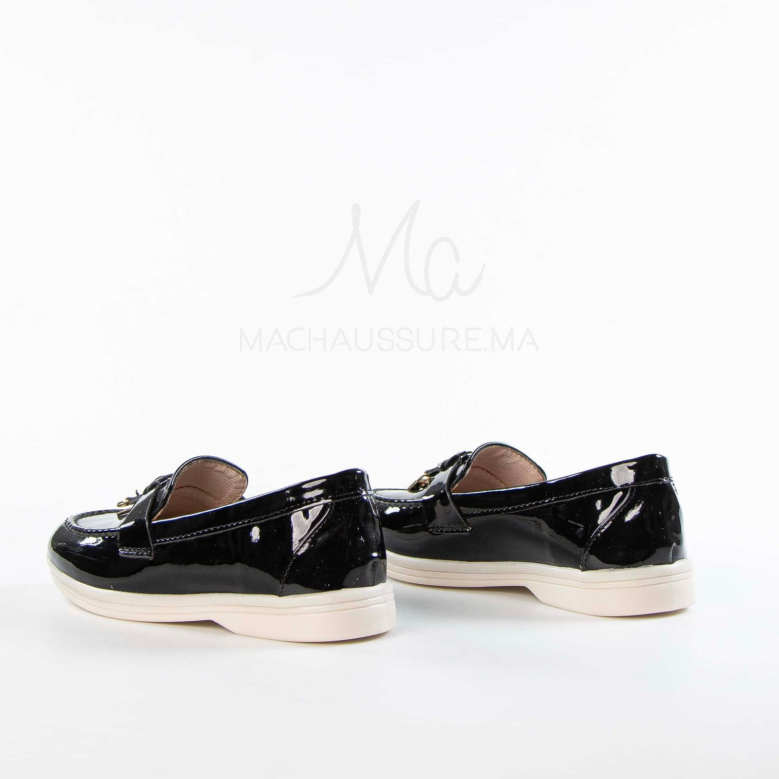 Opaline – Mocassins Fille en Vernis Noir.