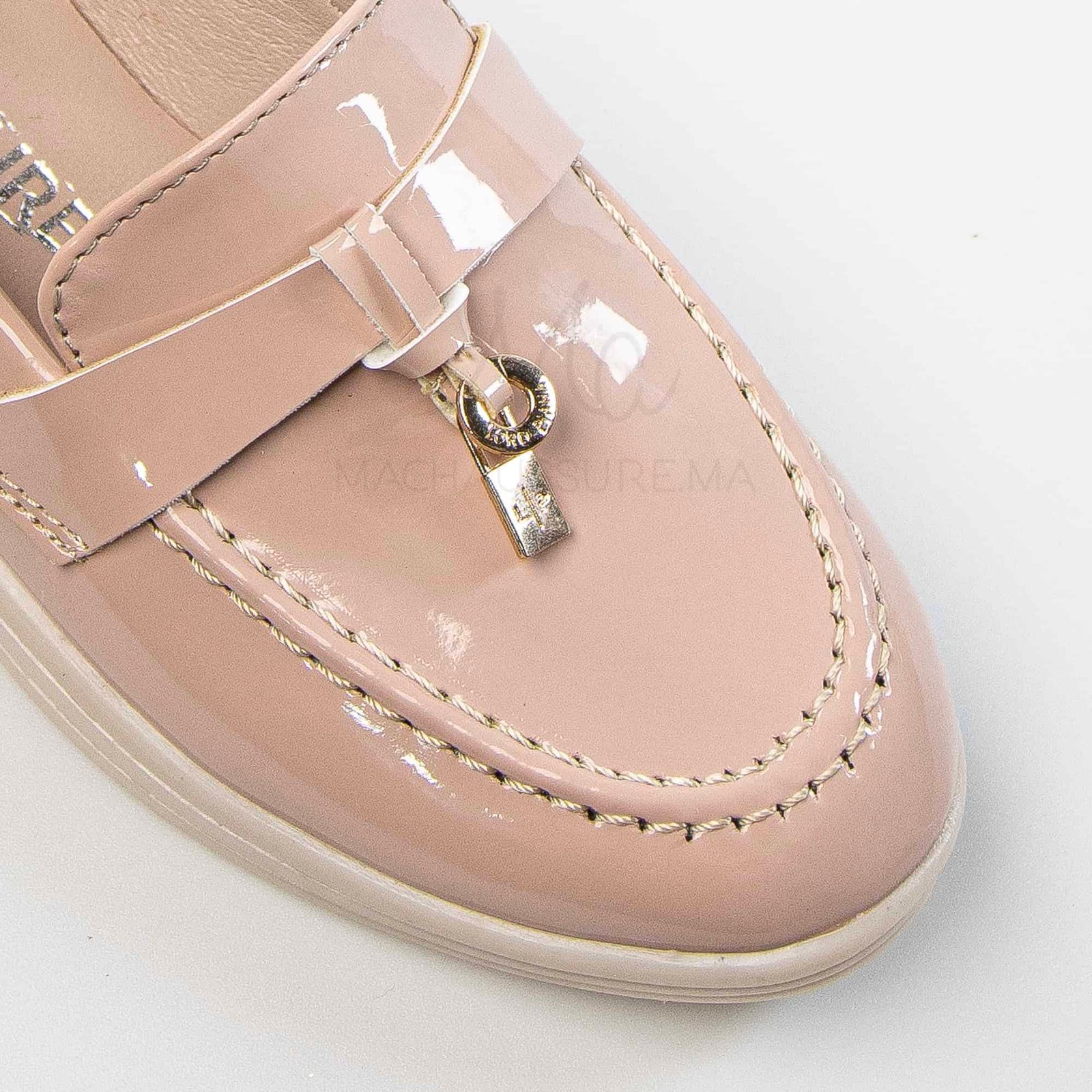Opaline – Mocassins Fille en Vernis Rose.