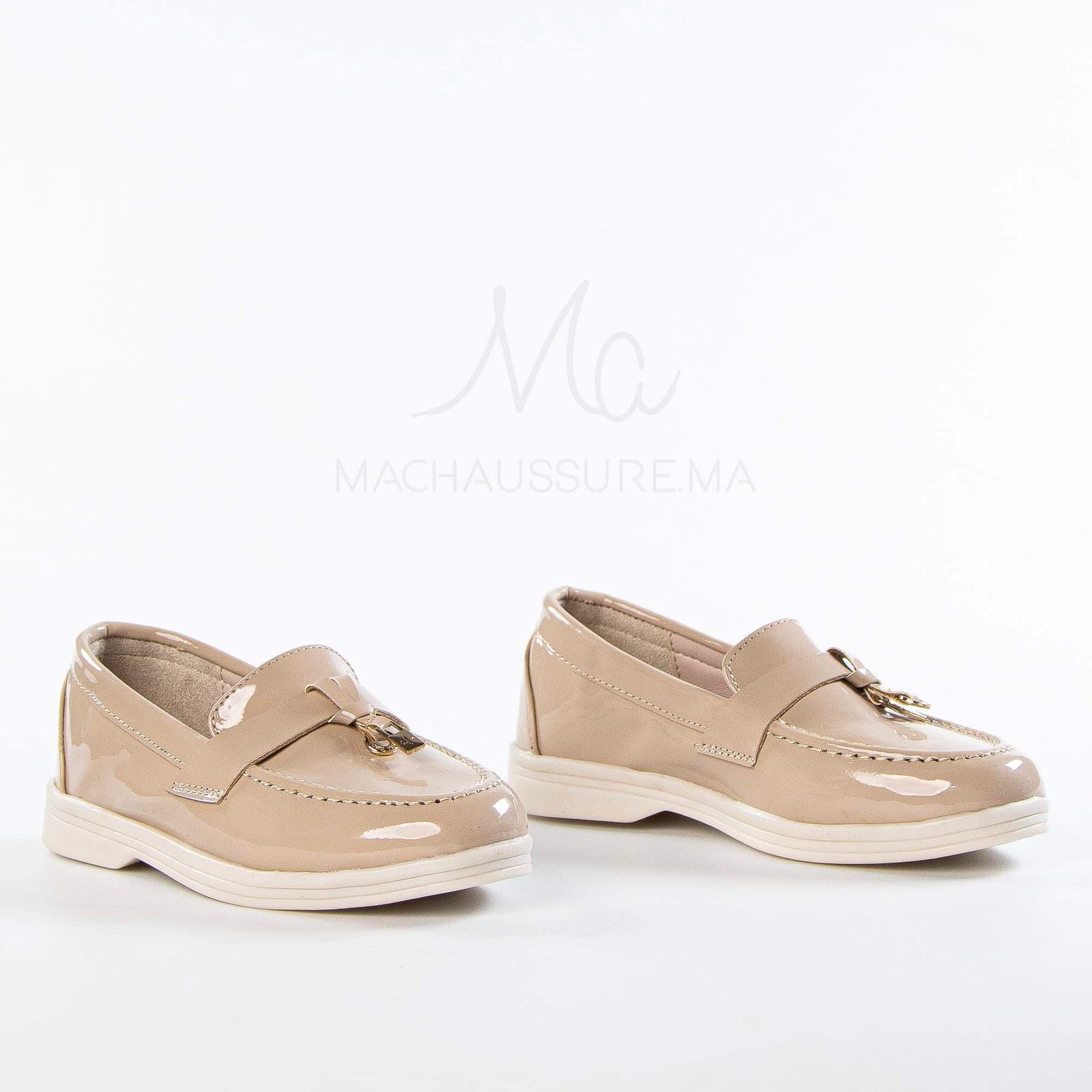 Opaline – Mocassins Fille en Vernis Sablé.
