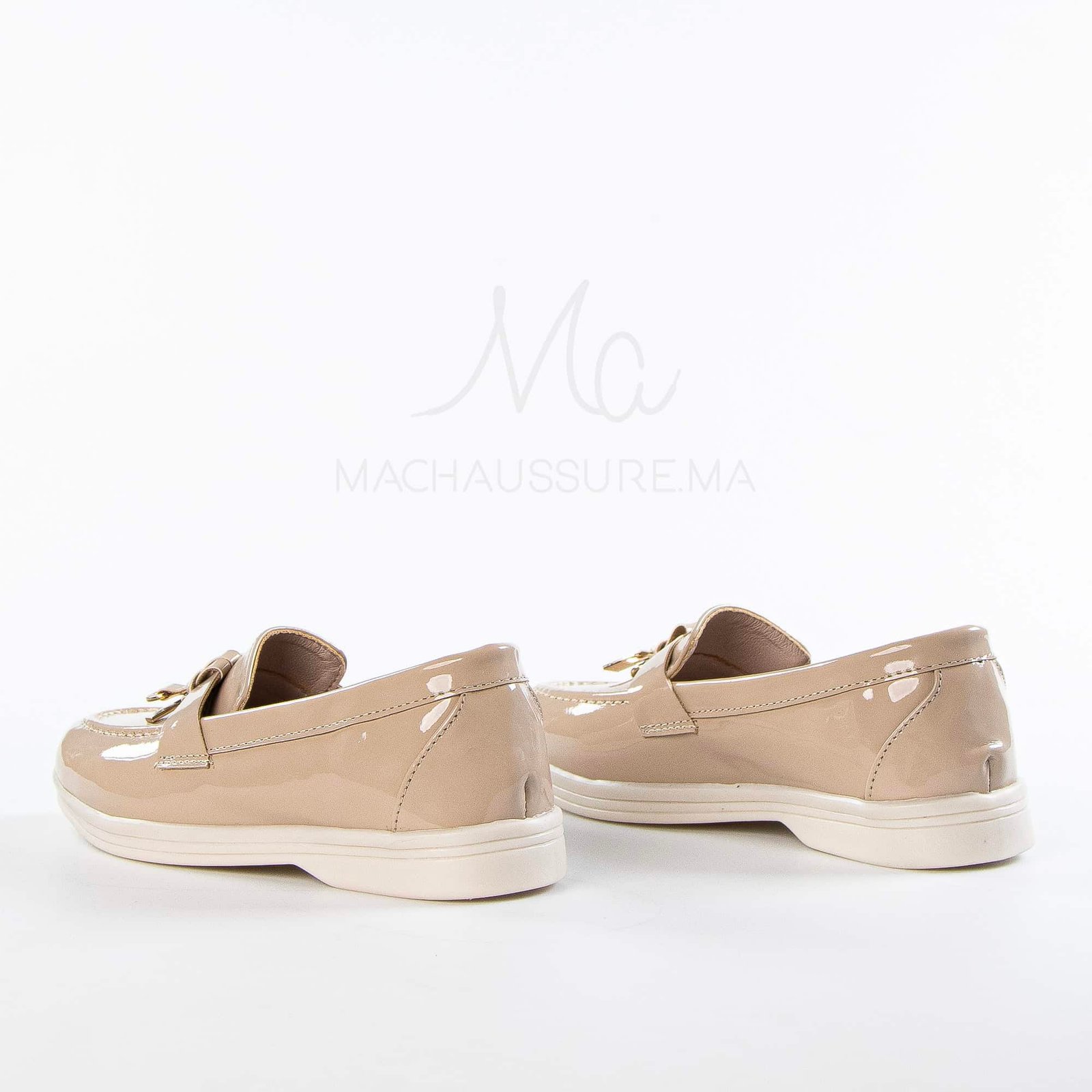 Opaline – Mocassins Fille en Vernis Sablé.