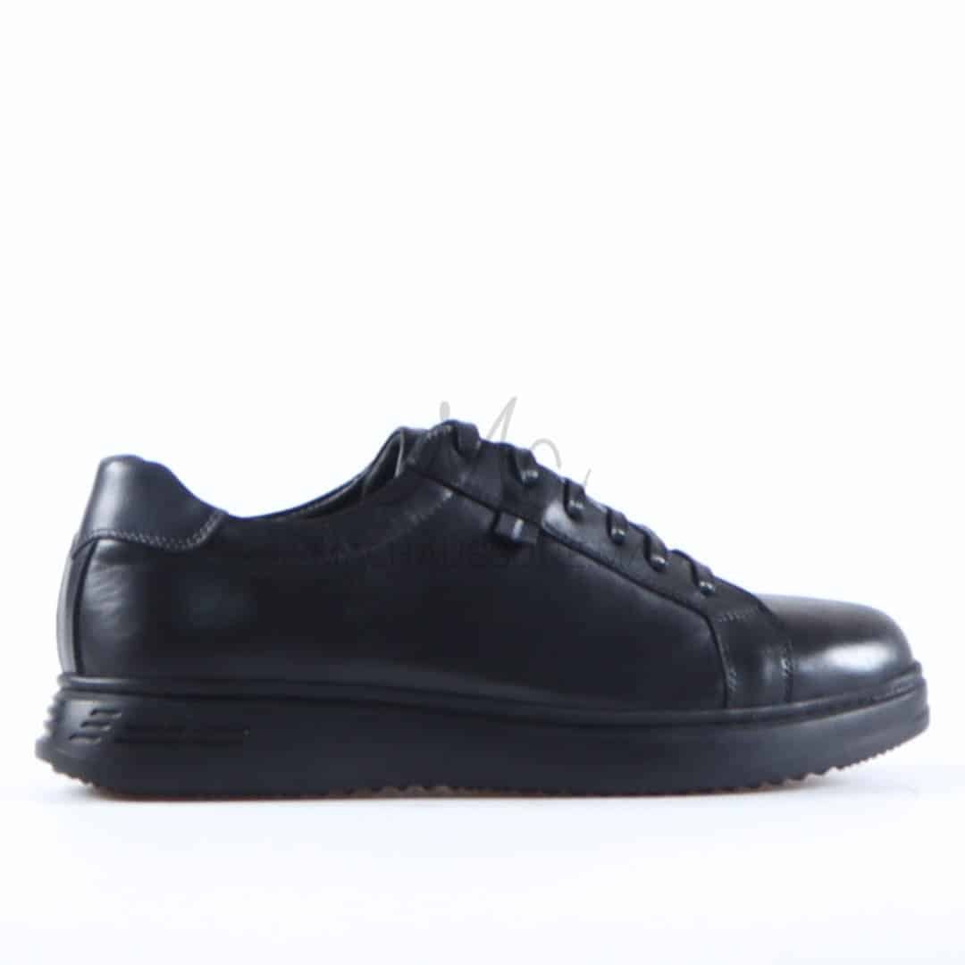 Reyo - Baskets Basses en cuir en Noir.